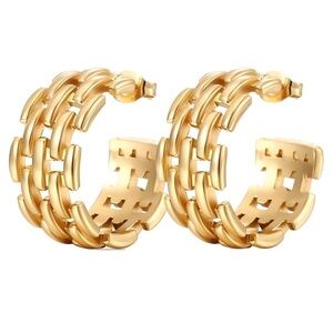 Elegant Gold Hoop Earrings